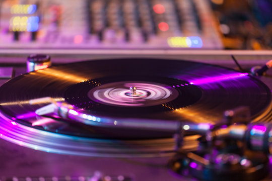 Turntable DJ