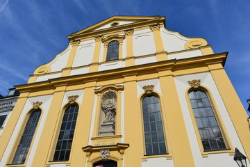 Fototapeta na wymiar Fassade der Augustinerkirche Würzburg 