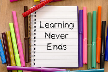 Felt-tip pen and notepad