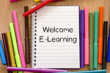 Felt-tip pen and notepad