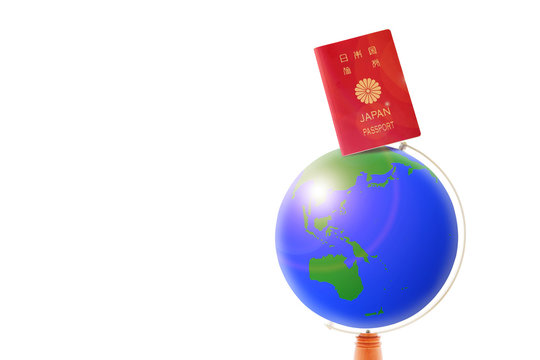 地球儀とパスポート