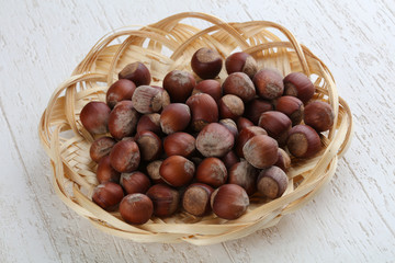 Obraz premium Hazelnuts in the basket