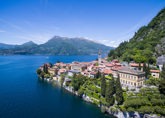 Fototapeta na wymiar Villaggio di Varenna - Como Lake (IT)