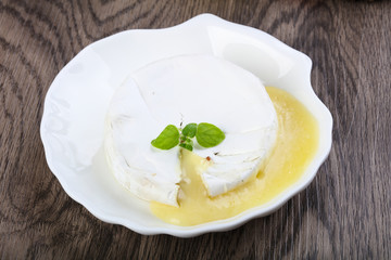Baked brie cheese