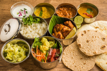 インドの典型的なカレー定食　ミールズ　 Lunch of meals south India