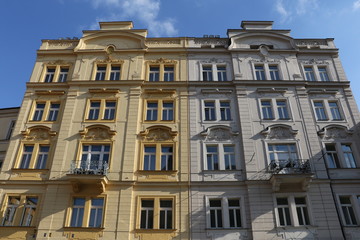 Fototapeta na wymiar Façades d’immeubles classiques à Prague