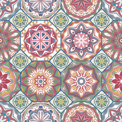 Gorgeous floral tile design. 