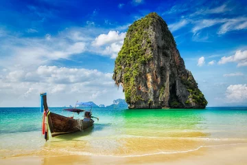 Photo sur Plexiglas Railay Beach, Krabi, Thaïlande Long tail boat on beach, Thailand