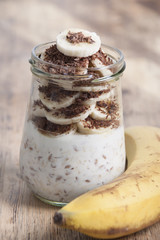 Dessert of oatmeal with flax seeds and banana.
