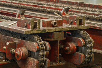 Ratchet gear with chain drive. 