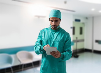 Surgeon using a tablet