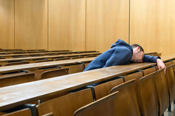 Schlafender Student