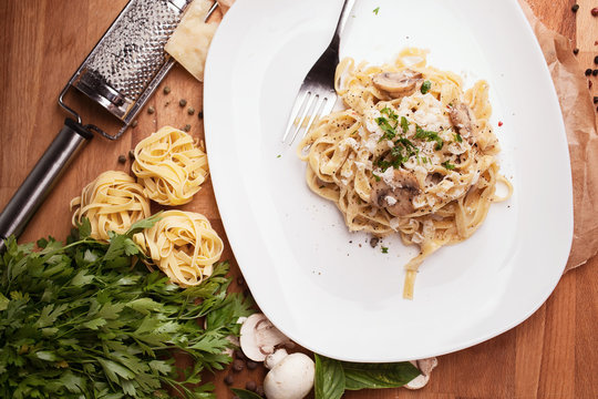 Pasta with mushrooms and parmesan