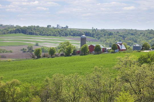 Farms on an Iowa hillside in the spring