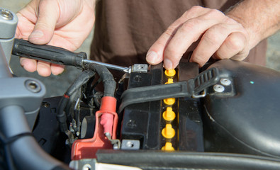 Installation of the motorbike battery