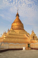 Fototapeta premium ミングォンのサムダムニ・パヤー