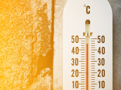 Closeup thermometer showing temperature in degrees Celsius
