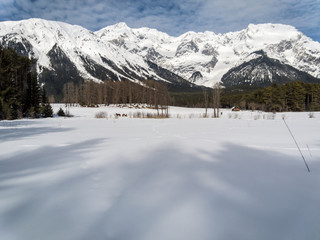 Fototapeta na wymiar Schneelandschaft in den Tiroler Bergen