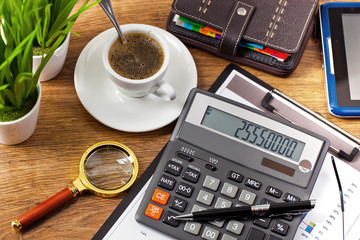 Business Objects office expanded in composition on a table