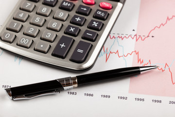 Business Objects office expanded in composition on a table