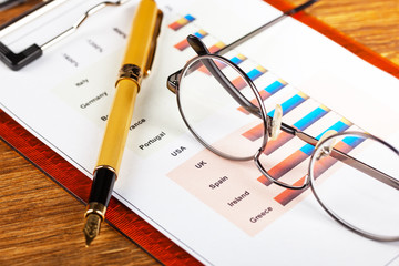 Business Objects office expanded in composition on a table