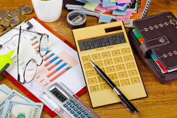 Business Objects office expanded in composition on a table