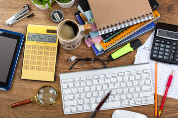 Business Objects office expanded in composition on a table