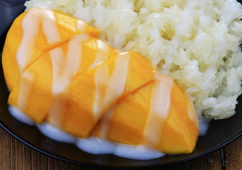 Thai dessert, Mango with sticky rice
