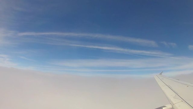 avion de ligne vue du hublot