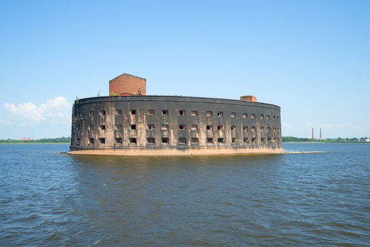 Fort "Emperor Alexander I" (The Plague) in the gulf of Finland. Kronstadt, Russia