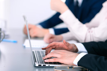 Obraz premium Group of business people working together in office