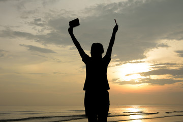 Fototapeta premium Silhouette, women have enjoyed the idea of business.
