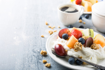 Quark with granola, fruits and berries