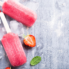 Homemade strawberry popsicles