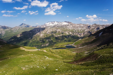 Fototapeta na wymiar High alpine winding road, Grossglockner. Beautiful summer mounit