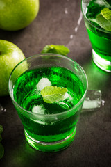 Green fruit flavor soft drinks

