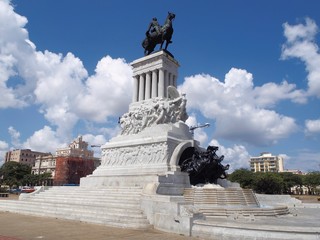 Fototapeta premium Statue General Máximo Gómes