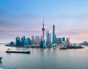 Obraz premium shanghai skyline with sunset glow