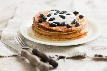 pancakes with berries