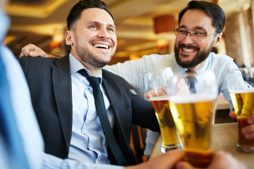 Talking by beer