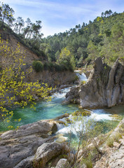 Obrazy na Plexi  Szlak pieszy po rzece Borosa w paśmie górskim Sierra Cazorla, prowincja Jaen, Andaluzja, Hiszpania