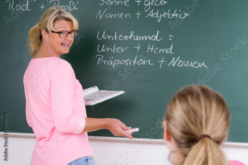 Die Heiße Lehrerin Unterrichtet Die Heiße Lehrerin Unterrichtet