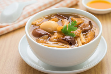 Fish maw soup in bowl