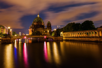 Fototapeta premium view to the Berlin Cathedral at night in Berlin, Germany