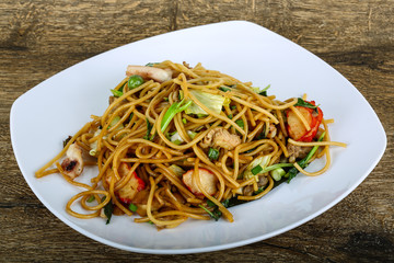 Asian pasta with seafood