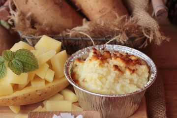 Mashed potatoes and fresh potatoes is delicious.