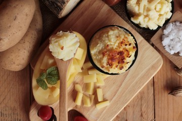 Mashed potatoes and fresh potatoes is delicious.