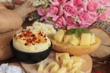 Mashed potatoes and fresh potatoes is delicious.