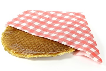 große niederländische Sirupwaffel isoliert auf weißem Hintergrund