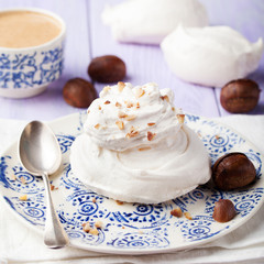 Meringue pavlova cake with chestnut cream 